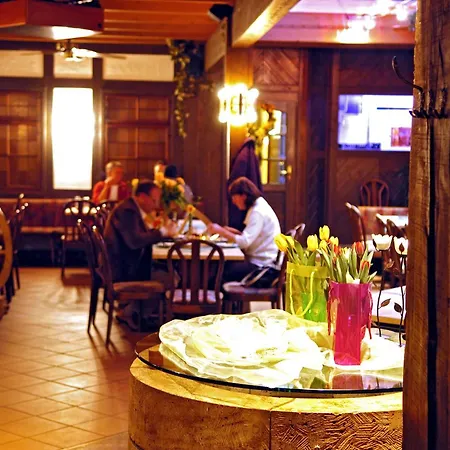 Brauhaus Zum Loewen Szálloda 3*