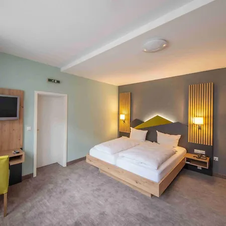 Otel Brauhaus Zum Loewen 3*